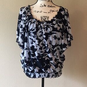 Flowery top with elastic bottom